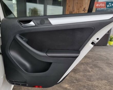 Білий Фольксваген Джетта, об'ємом двигуна 1.97 л та пробігом 180 тис. км за 9899 $, фото 58 на Automoto.ua