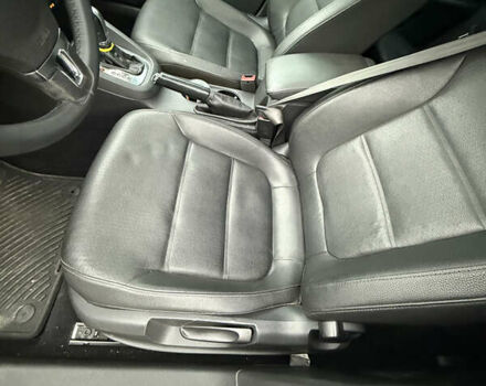 Белый Фольксваген Джетта, объемом двигателя 2.48 л и пробегом 209 тыс. км за 8300 $, фото 36 на Automoto.ua