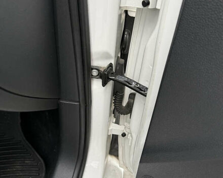 Белый Фольксваген Джетта, объемом двигателя 2.48 л и пробегом 209 тыс. км за 8300 $, фото 32 на Automoto.ua