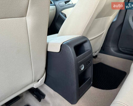 Фольксваген Джетта 2012 в Виннице на Automoto.ua Белый Фольксваген Джетта, объемом двигателя 2.48 л и пробегом 199 тыс. км за 8500 $, фото 37 на Automoto.ua