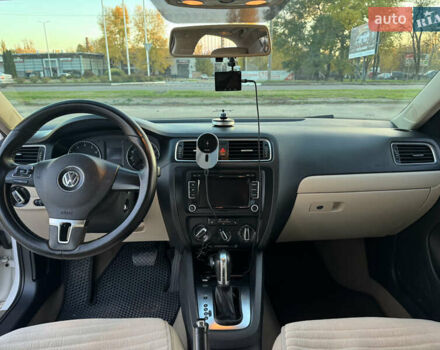 Білий Фольксваген Джетта, об'ємом двигуна 2.5 л та пробігом 278 тис. км за 9300 $, фото 6 на Automoto.ua
