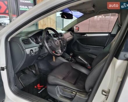 Білий Фольксваген Джетта, об'ємом двигуна 1.97 л та пробігом 180 тис. км за 9899 $, фото 37 на Automoto.ua