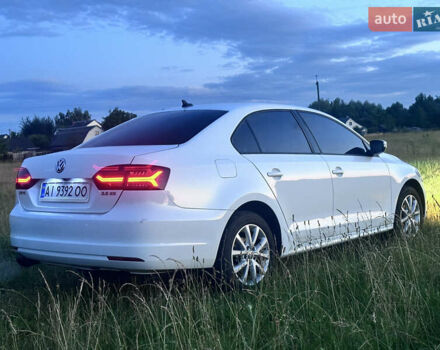Белый Фольксваген Джетта, объемом двигателя 2.5 л и пробегом 203 тыс. км за 10500 $, фото 4 на Automoto.ua