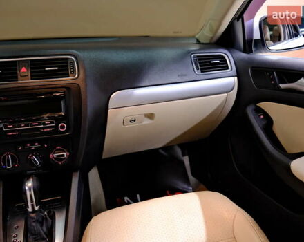 Білий Фольксваген Джетта, об'ємом двигуна 2.5 л та пробігом 168 тис. км за 8900 $, фото 42 на Automoto.ua