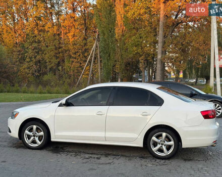 Фольксваген Джетта 2012 в Виннице на Automoto.ua Белый Фольксваген Джетта, объемом двигателя 2.48 л и пробегом 199 тыс. км за 8500 $, фото 11 на Automoto.ua