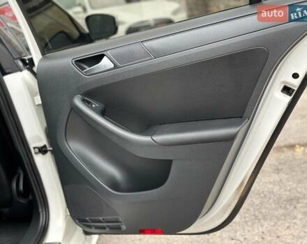 Белый Фольксваген Джетта, объемом двигателя 2.5 л и пробегом 265 тыс. км за 8590 $, фото 19 на Automoto.ua