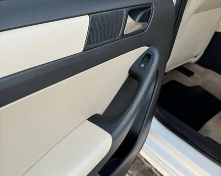 Фольксваген Джетта 2012 в Виннице на Automoto.ua Белый Фольксваген Джетта, объемом двигателя 2.48 л и пробегом 199 тыс. км за 8500 $, фото 35 на Automoto.ua