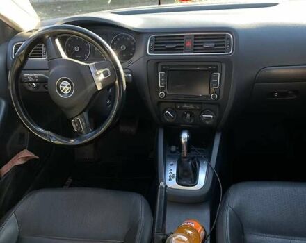 Білий Фольксваген Джетта, об'ємом двигуна 2.48 л та пробігом 131 тис. км за 9000 $, фото 6 на Automoto.ua