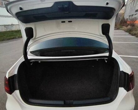 Білий Фольксваген Джетта, об'ємом двигуна 2 л та пробігом 280 тис. км за 8999 $, фото 9 на Automoto.ua