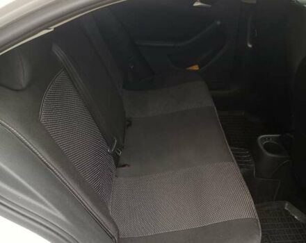 Фольксваген Джетта 2012 у Ромнах на Automoto.ua Білий Фольксваген Джетта, об'ємом двигуна 1.98 л та пробігом 262 тис. км за 7500 $, фото 14 на Automoto.ua