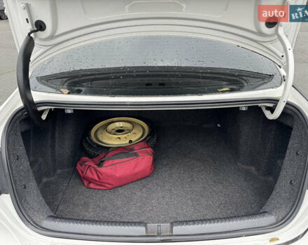 Белый Фольксваген Джетта, объемом двигателя 2.48 л и пробегом 277 тыс. км за 9000 $, фото 10 на Automoto.ua