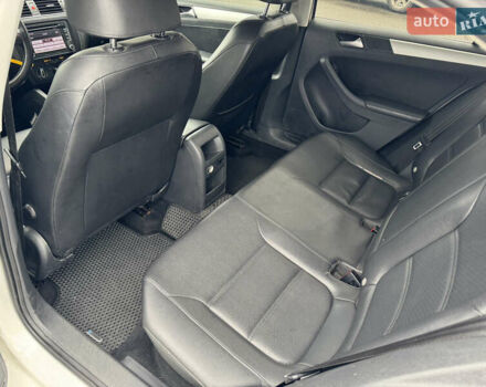 Белый Фольксваген Джетта, объемом двигателя 2.48 л и пробегом 277 тыс. км за 9000 $, фото 11 на Automoto.ua