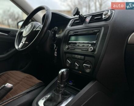 Белый Фольксваген Джетта, объемом двигателя 2.5 л и пробегом 230 тыс. км за 9100 $, фото 30 на Automoto.ua