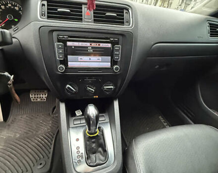 Белый Фольксваген Джетта, объемом двигателя 2.48 л и пробегом 209 тыс. км за 8300 $, фото 31 на Automoto.ua