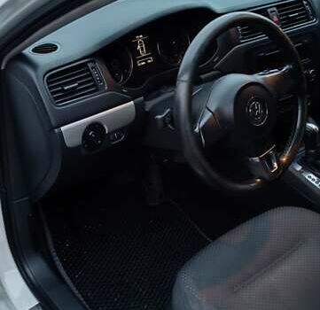 Белый Фольксваген Джетта, объемом двигателя 1.39 л и пробегом 262 тыс. км за 8300 $, фото 9 на Automoto.ua