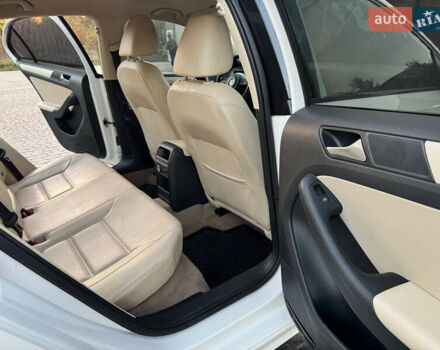 Фольксваген Джетта 2012 в Виннице на Automoto.ua Белый Фольксваген Джетта, объемом двигателя 2.48 л и пробегом 199 тыс. км за 8500 $, фото 38 на Automoto.ua