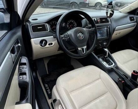 Белый Фольксваген Джетта, объемом двигателя 1.8 л и пробегом 220 тыс. км за 9800 $, фото 9 на Automoto.ua