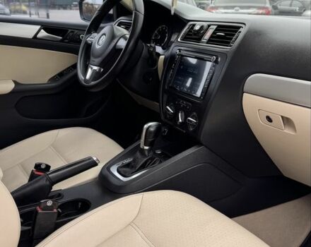 Белый Фольксваген Джетта, объемом двигателя 1.8 л и пробегом 220 тыс. км за 9800 $, фото 16 на Automoto.ua