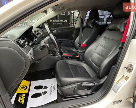 Белый Фольксваген Джетта, объемом двигателя 2.48 л и пробегом 236 тыс. км за 9999 $, фото 10 на Automoto.ua