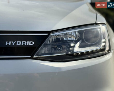 Білий Фольксваген Джетта, об'ємом двигуна 1.39 л та пробігом 186 тис. км за 10800 $, фото 9 на Automoto.ua