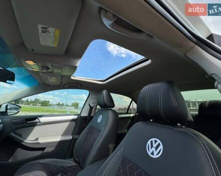 Белый Фольксваген Джетта, объемом двигателя 1.4 л и пробегом 242 тыс. км за 7900 $, фото 28 на Automoto.ua