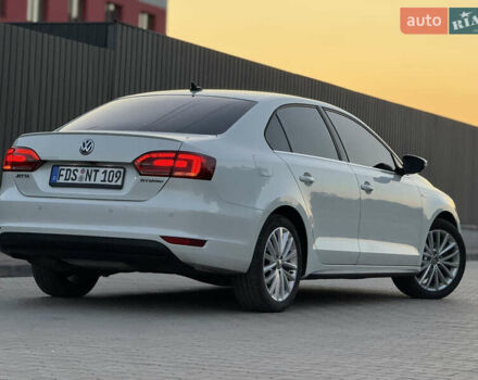 Белый Фольксваген Джетта, объемом двигателя 1.4 л и пробегом 243 тыс. км за 10999 $, фото 28 на Automoto.ua