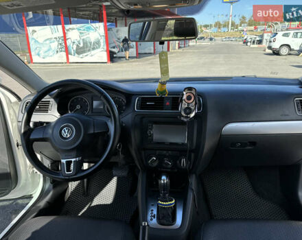 Белый Фольксваген Джетта, объемом двигателя 2.48 л и пробегом 230 тыс. км за 9700 $, фото 18 на Automoto.ua