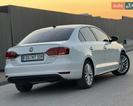 Белый Фольксваген Джетта, объемом двигателя 1.4 л и пробегом 243 тыс. км за 10999 $, фото 6 на Automoto.ua