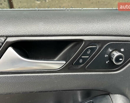 Белый Фольксваген Джетта, объемом двигателя 2.48 л и пробегом 236 тыс. км за 9999 $, фото 8 на Automoto.ua