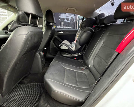 Белый Фольксваген Джетта, объемом двигателя 2.48 л и пробегом 236 тыс. км за 9999 $, фото 16 на Automoto.ua