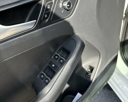 Белый Фольксваген Джетта, объемом двигателя 2.48 л и пробегом 230 тыс. км за 9700 $, фото 21 на Automoto.ua