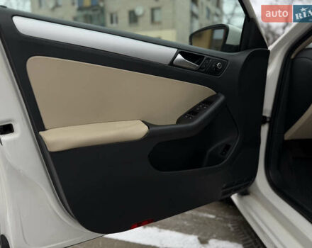 Білий Фольксваген Джетта, об'ємом двигуна 2.5 л та пробігом 180 тис. км за 8100 $, фото 10 на Automoto.ua