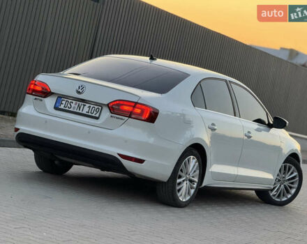 Белый Фольксваген Джетта, объемом двигателя 1.4 л и пробегом 243 тыс. км за 10999 $, фото 7 на Automoto.ua