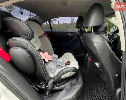 Белый Фольксваген Джетта, объемом двигателя 2.48 л и пробегом 236 тыс. км за 9999 $, фото 20 на Automoto.ua