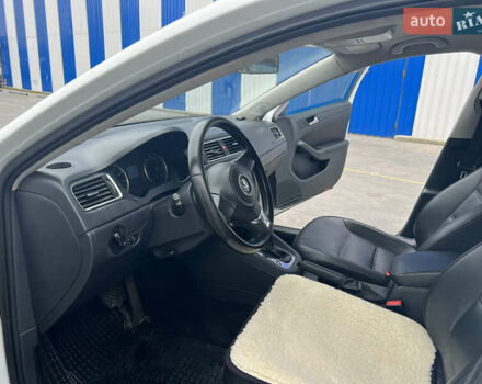 Белый Фольксваген Джетта, объемом двигателя 1.8 л и пробегом 150 тыс. км за 8750 $, фото 16 на Automoto.ua
