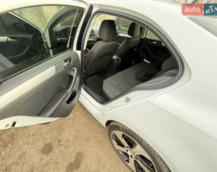 Белый Фольксваген Джетта, объемом двигателя 2 л и пробегом 195 тыс. км за 9000 $, фото 23 на Automoto.ua