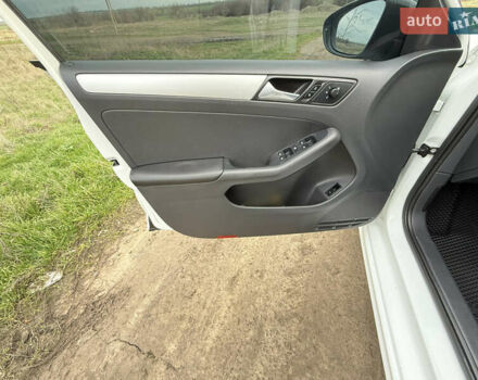 Белый Фольксваген Джетта, объемом двигателя 2 л и пробегом 195 тыс. км за 9000 $, фото 17 на Automoto.ua