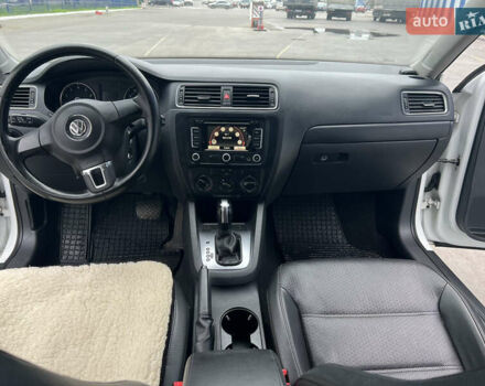 Белый Фольксваген Джетта, объемом двигателя 1.8 л и пробегом 150 тыс. км за 8750 $, фото 11 на Automoto.ua