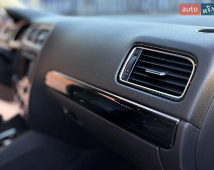 Белый Фольксваген Джетта, объемом двигателя 1.97 л и пробегом 178 тыс. км за 12000 $, фото 8 на Automoto.ua