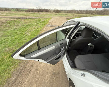 Белый Фольксваген Джетта, объемом двигателя 2 л и пробегом 195 тыс. км за 9000 $, фото 16 на Automoto.ua