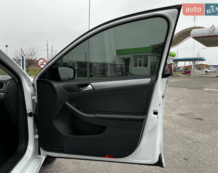 Белый Фольксваген Джетта, объемом двигателя 1.97 л и пробегом 270 тыс. км за 9500 $, фото 33 на Automoto.ua