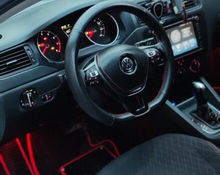 Білий Фольксваген Джетта, об'ємом двигуна 2 л та пробігом 151 тис. км за 10000 $, фото 5 на Automoto.ua