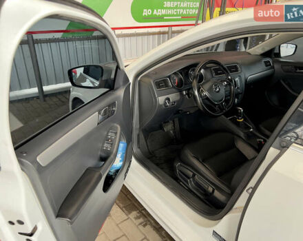 Білий Фольксваген Джетта, об'ємом двигуна 1.8 л та пробігом 141 тис. км за 10400 $, фото 7 на Automoto.ua