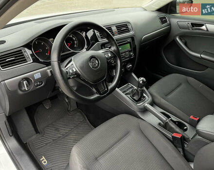 Белый Фольксваген Джетта, объемом двигателя 1.97 л и пробегом 270 тыс. км за 9500 $, фото 19 на Automoto.ua