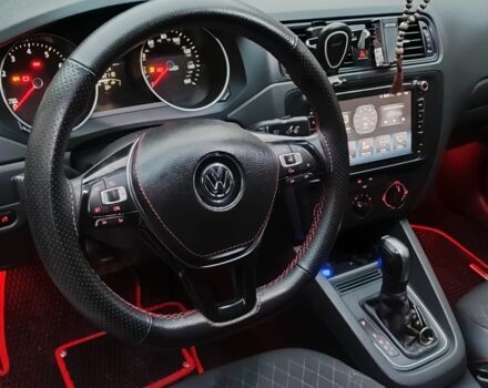 Білий Фольксваген Джетта, об'ємом двигуна 2 л та пробігом 151 тис. км за 10000 $, фото 7 на Automoto.ua