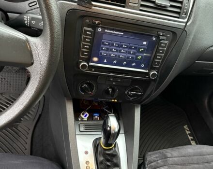 Білий Фольксваген Джетта, об'ємом двигуна 2 л та пробігом 179 тис. км за 9300 $, фото 5 на Automoto.ua