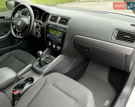 Белый Фольксваген Джетта, объемом двигателя 1.97 л и пробегом 270 тыс. км за 9500 $, фото 34 на Automoto.ua