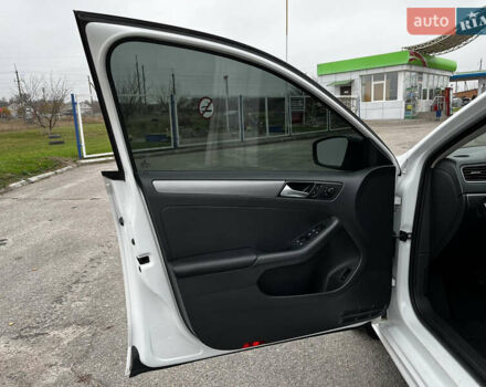 Белый Фольксваген Джетта, объемом двигателя 1.97 л и пробегом 270 тыс. км за 9500 $, фото 18 на Automoto.ua