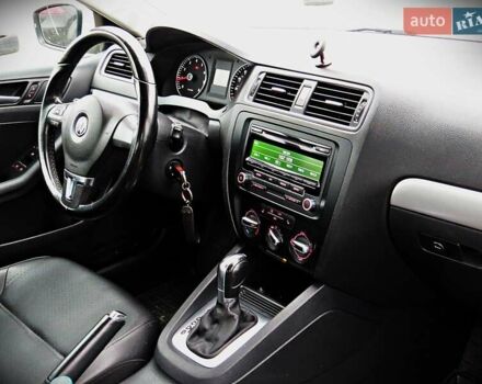 Белый Фольксваген Джетта, объемом двигателя 1.8 л и пробегом 183 тыс. км за 8900 $, фото 16 на Automoto.ua