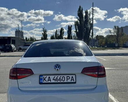 Фольксваген Джетта 2014 в Киеве на Automoto.ua Белый Фольксваген Джетта, объемом двигателя 1.98 л и пробегом 232 тыс. км за 8400 $, фото 1 на Automoto.ua